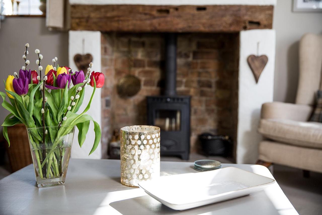 The Cottage And The Nook Gretton  Экстерьер фото
